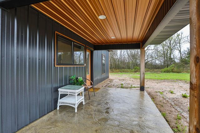 1798 E 328th Road, Bolivar, MO 65613