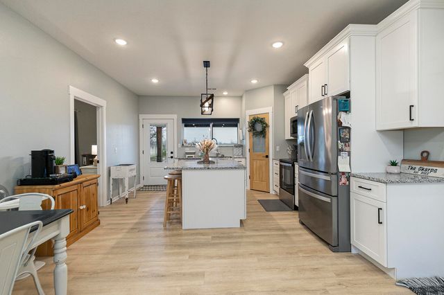 1798 E 328th Road, Bolivar, MO 65613