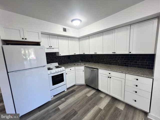 1405 BERWYCK CT, Sicklerville, NJ 08081