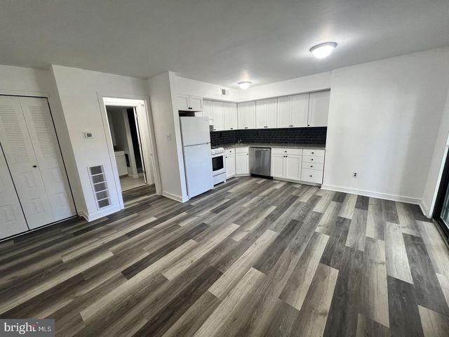 1405 BERWYCK CT, Sicklerville, NJ 08081
