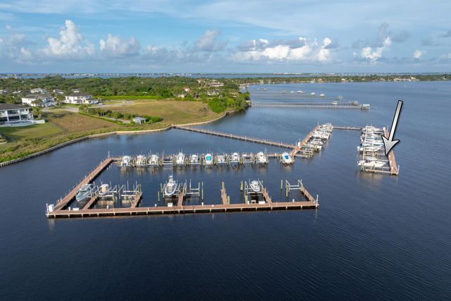 1280 NE Langford Lane, Jensen Beach, FL 34957