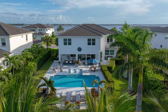 1280 NE Langford Lane, Jensen Beach, FL 34957