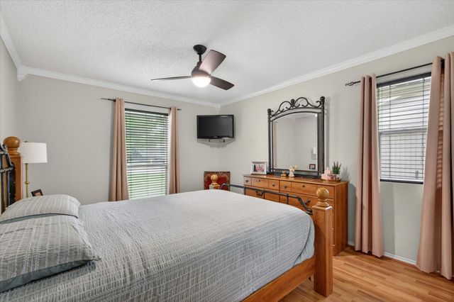 527 Falling Leaves Drive, Duncanville, TX 75116