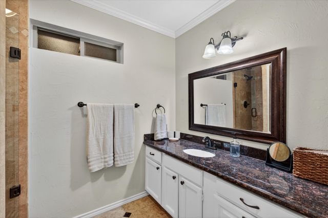 527 Falling Leaves Drive, Duncanville, TX 75116