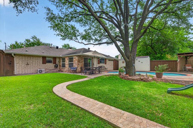 527 Falling Leaves Drive, Duncanville, TX 75116