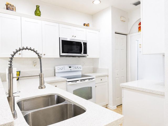 6007 SW 19TH Street, North Lauderdale, FL 33068