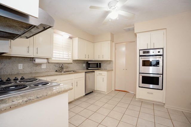 15118 Carol Chase Circle, Missouri City, TX 77489