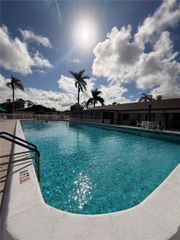 434 Pine Glen Ln A-1, Green Acres, FL 33463