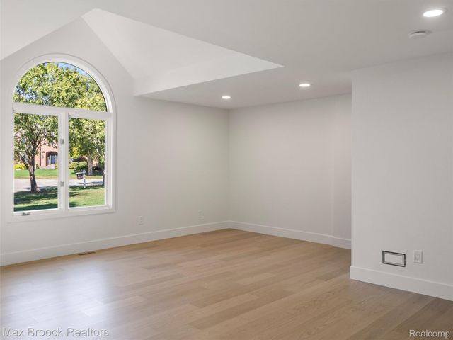 22463 Norfolk Court, Novi, MI 48374