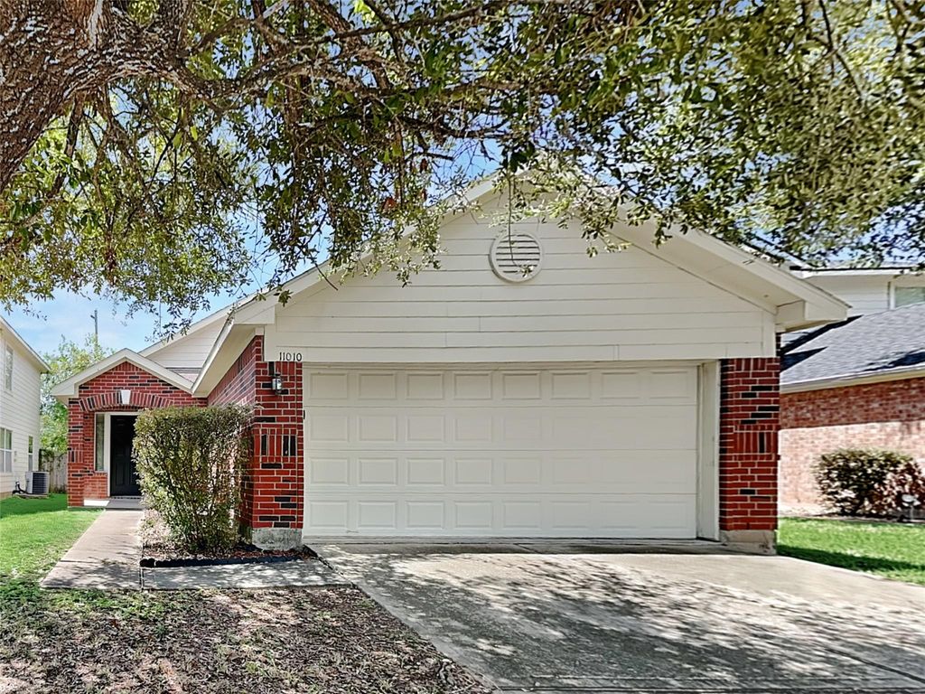11010 Heather Bluff Lane, Houston, TX 77075