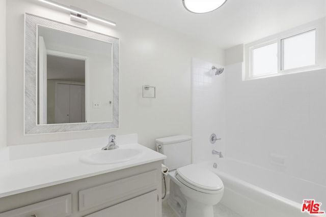 7711 W 82nd Street, Playa Del Rey (los Angeles), CA 90293