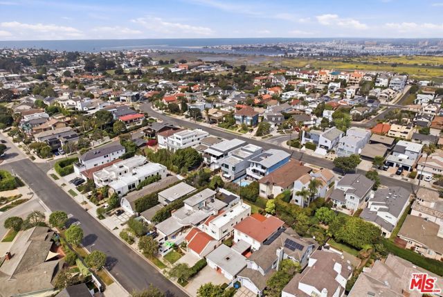 7711 W 82nd Street, Playa Del Rey (los Angeles), CA 90293