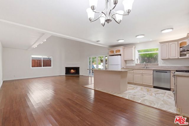 7711 W 82nd Street, Playa Del Rey (los Angeles), CA 90293