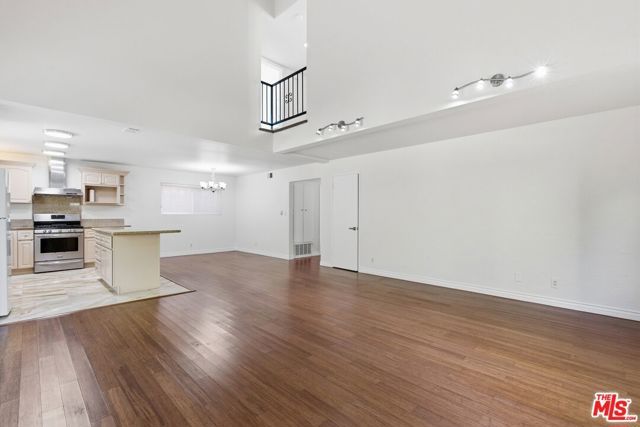 7711 W 82nd Street, Playa Del Rey (los Angeles), CA 90293