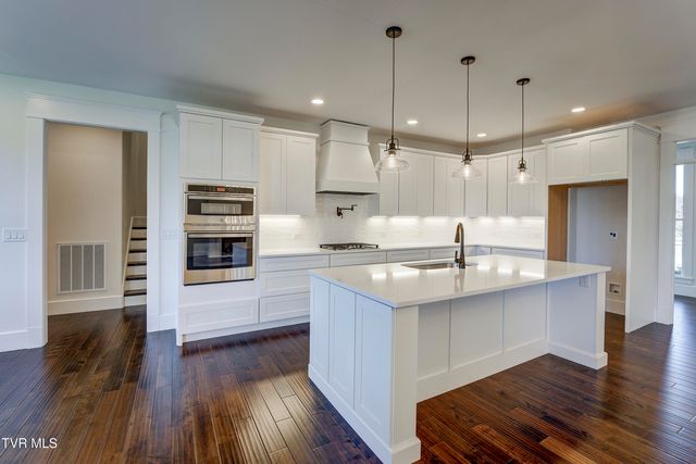 1217 Brumit Field, Johnson City, TN 37615