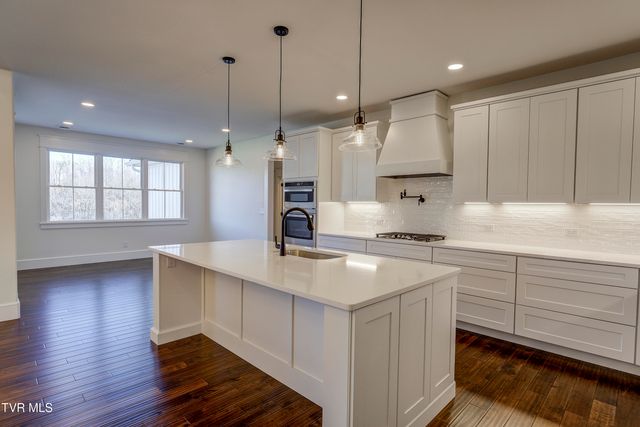 1217 Brumit Field, Johnson City, TN 37615