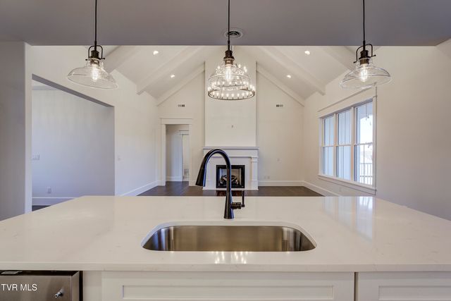 1217 Brumit Field, Johnson City, TN 37615