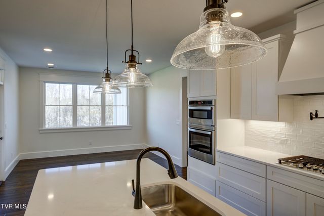 1217 Brumit Field, Johnson City, TN 37615