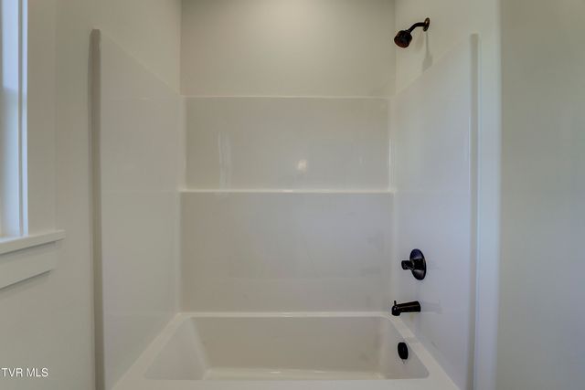 1217 Brumit Field, Johnson City, TN 37615