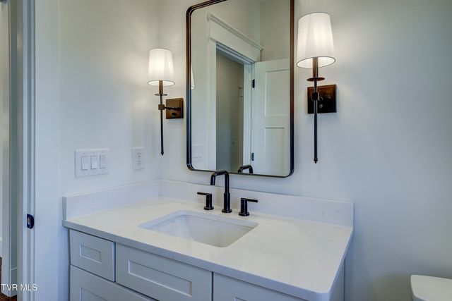 1217 Brumit Field, Johnson City, TN 37615