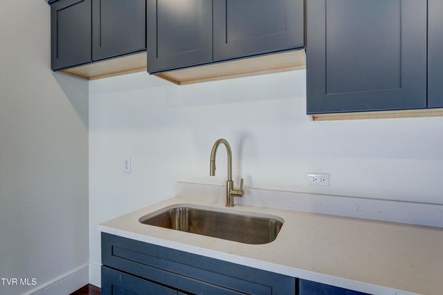 1217 Brumit Field, Johnson City, TN 37615