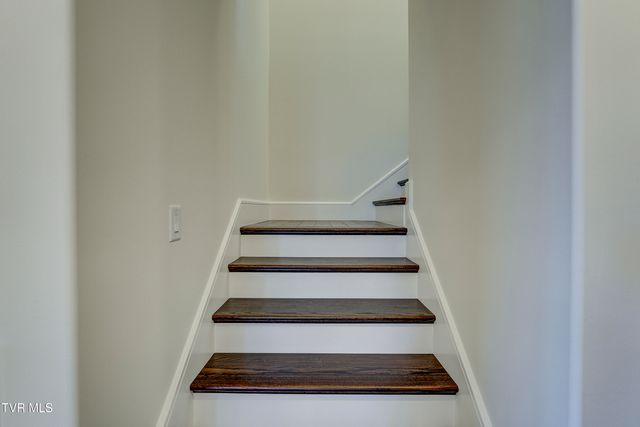 1217 Brumit Field, Johnson City, TN 37615