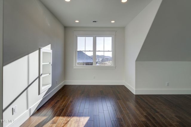 1217 Brumit Field, Johnson City, TN 37615