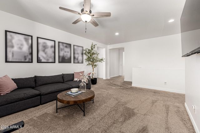 8502 W MYRTLE Avenue, Glendale, AZ 85305