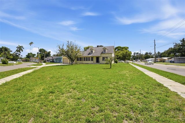 2513 16TH AVENUE W, Bradenton, FL 34205