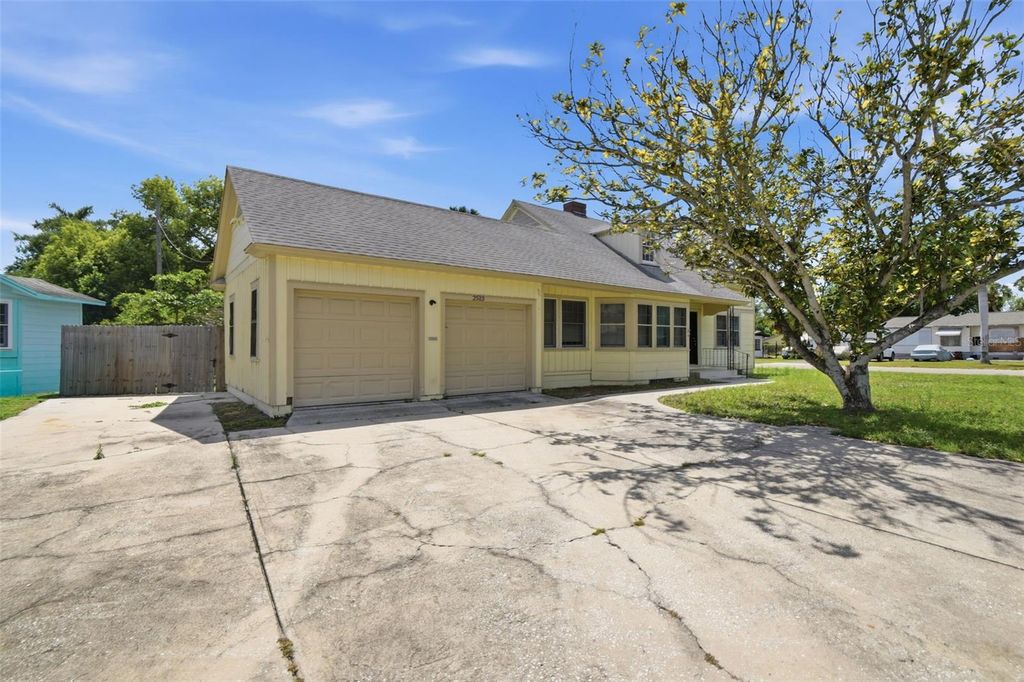 2513 16TH AVENUE W, BRADENTON, FL 34205 — photo 2