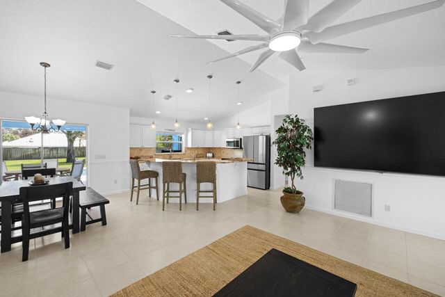 5064 SE Horseshoe Point Road, Stuart, FL 34997