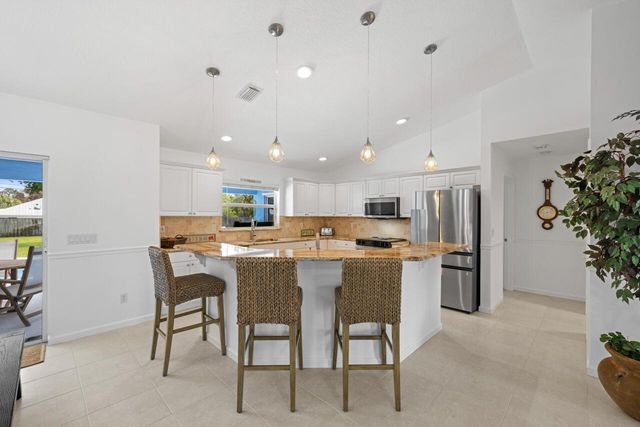 5064 SE Horseshoe Point Road, Stuart, FL 34997