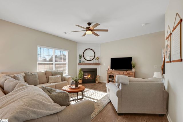 208 Addlestone Circle, Fountain Inn, SC 29644