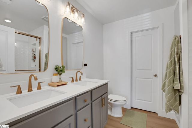 208 Addlestone Circle, Fountain Inn, SC 29644