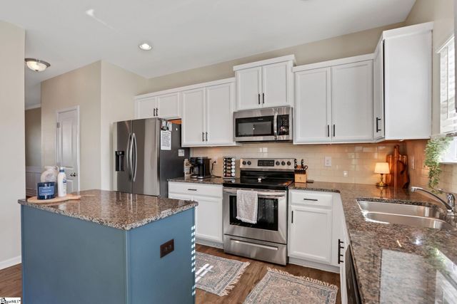 208 Addlestone Circle, Fountain Inn, SC 29644