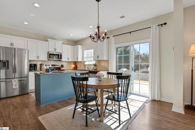 208 Addlestone Circle, Fountain Inn, SC 29644