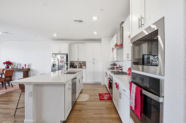 10362 Baldy Dr, Stockton, CA 95219