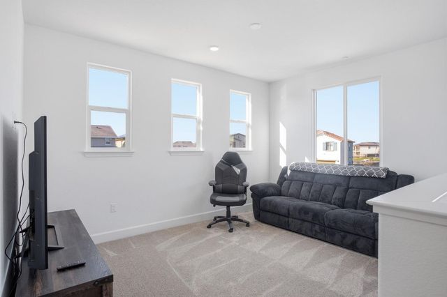 10362 Baldy Dr, Stockton, CA 95219