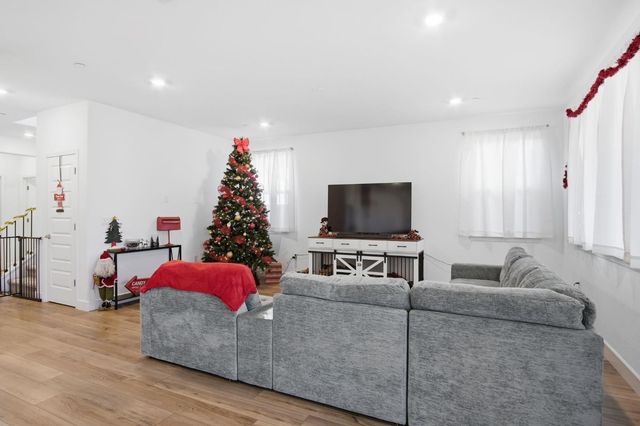 10362 Baldy Dr, Stockton, CA 95219