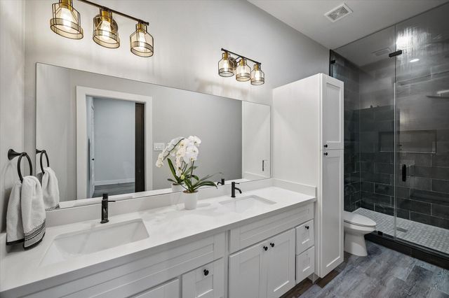 122 E 33rd Street, Houston, TX 77018