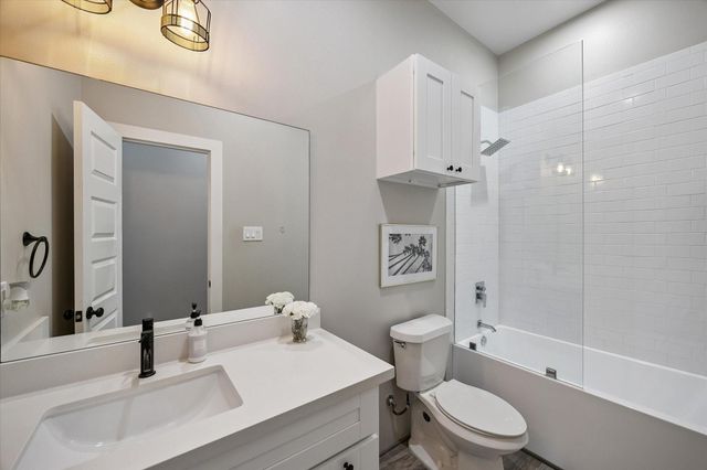 122 E 33rd Street, Houston, TX 77018