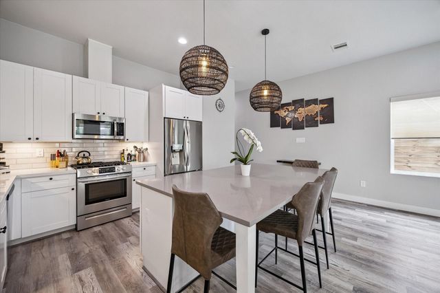 122 E 33rd Street, Houston, TX 77018