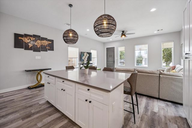 122 E 33rd Street, Houston, TX 77018