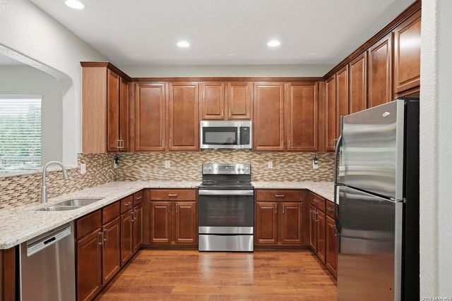 7647 Presidio Crst, Boerne, TX 78015