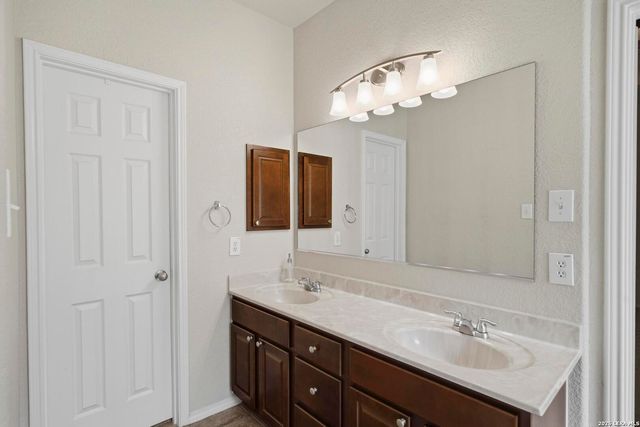 7647 Presidio Crst, Boerne, TX 78015