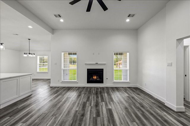 14103 W 3rd Street, Santa Fe, TX 77517