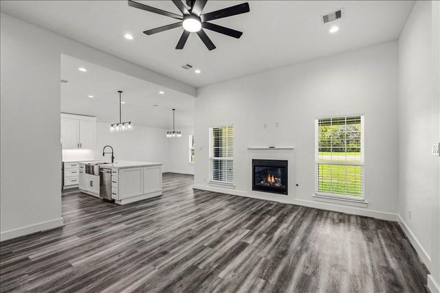 14103 W 3rd Street, Santa Fe, TX 77517