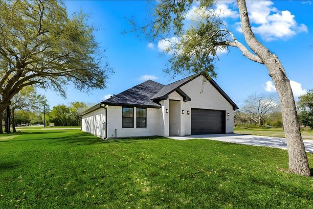 14103 W 3rd Street, Santa Fe, TX 77517