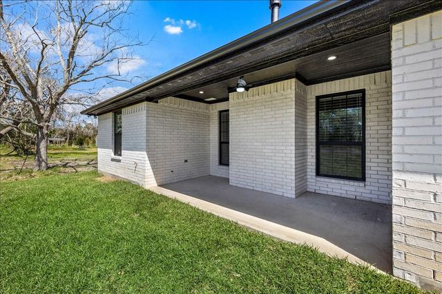 14103 W 3rd Street, Santa Fe, TX 77517