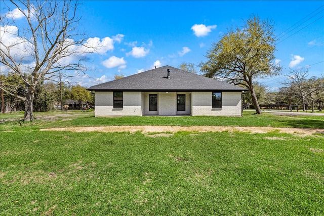 14103 W 3rd Street, Santa Fe, TX 77517